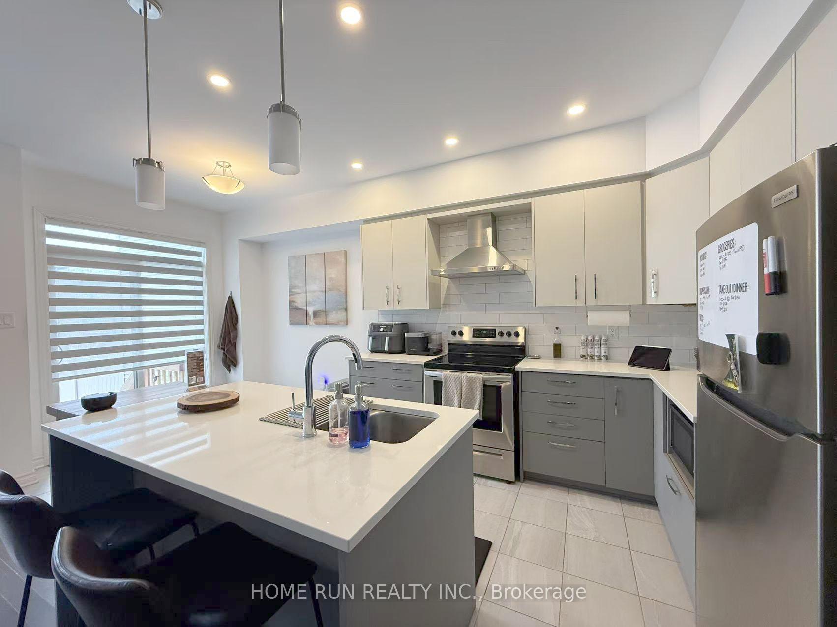 Photo 9 of 323 Big Dipper Street, Ottawa, Riverside South/Gloucester Glen — HOMEH