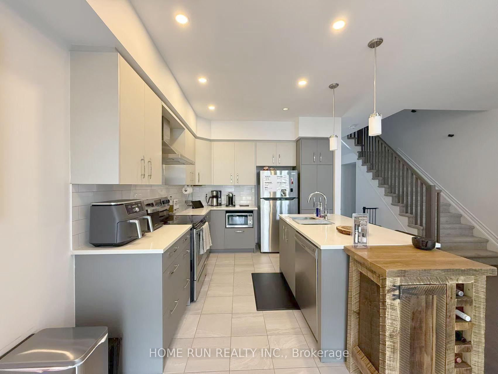 Photo 11 of 323 Big Dipper Street, Ottawa, Riverside South/Gloucester Glen — HOMEH