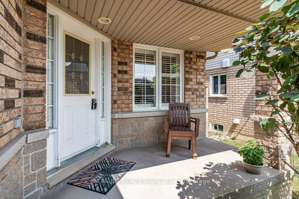 Photo 3 of 66 Foxtrot Drive, Hamilton, Stoney Creek Mountain — HOMEH
