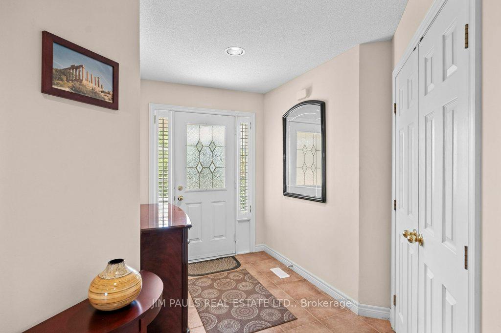 Photo 4 of 66 Foxtrot Drive, Hamilton, Stoney Creek Mountain — HOMEH