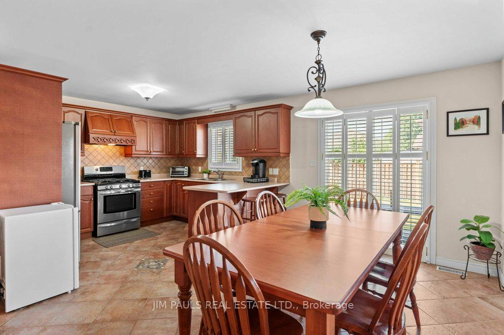 Photo 8 of 66 Foxtrot Drive, Hamilton, Stoney Creek Mountain — HOMEH