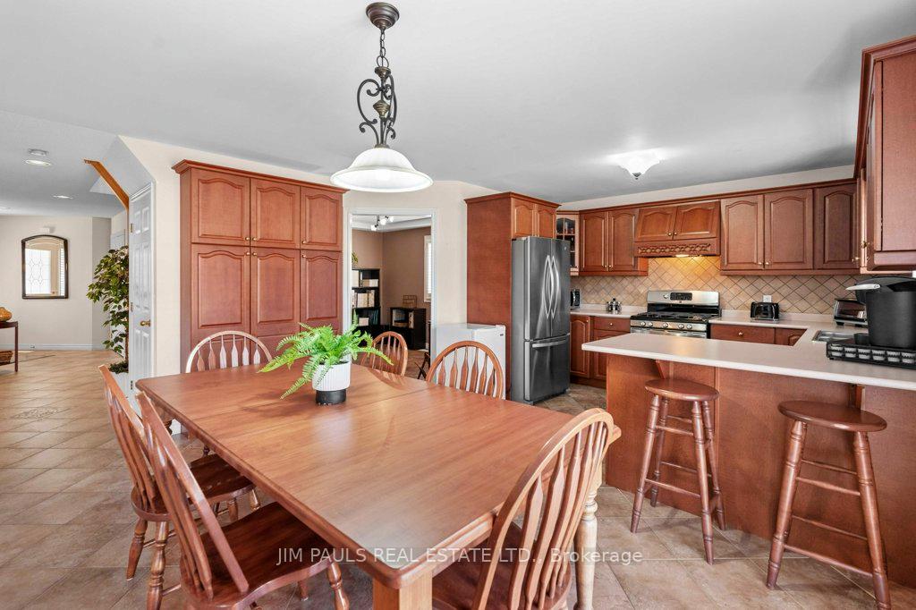 Photo 9 of 66 Foxtrot Drive, Hamilton, Stoney Creek Mountain — HOMEH