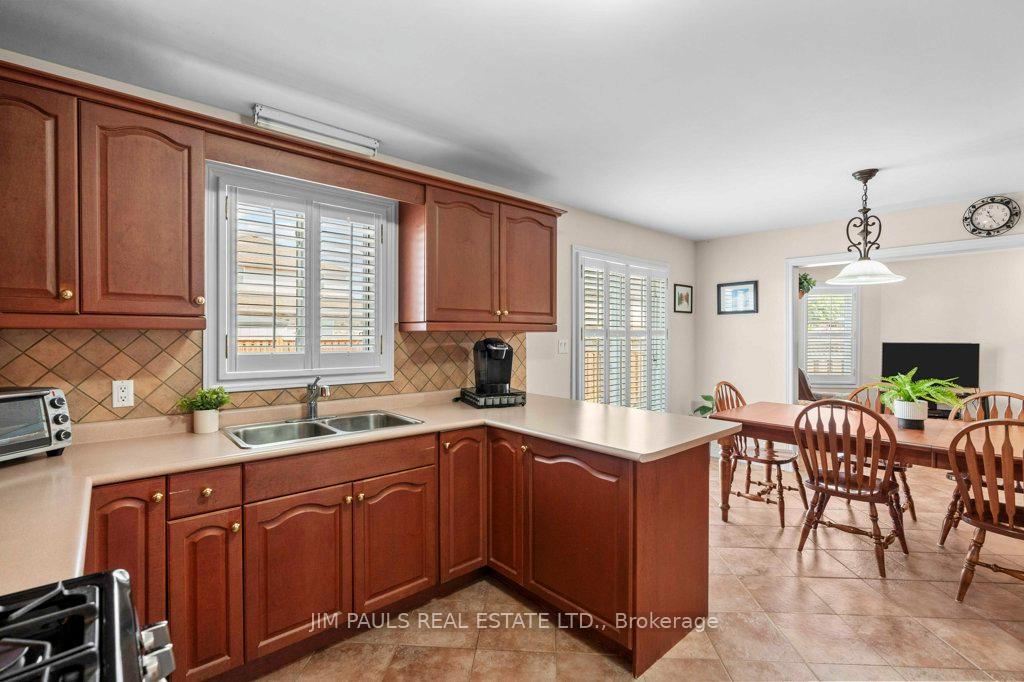 Photo 14 of 66 Foxtrot Drive, Hamilton, Stoney Creek Mountain — HOMEH