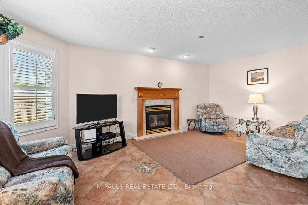 Photo 15 of 66 Foxtrot Drive, Hamilton, Stoney Creek Mountain — HOMEH