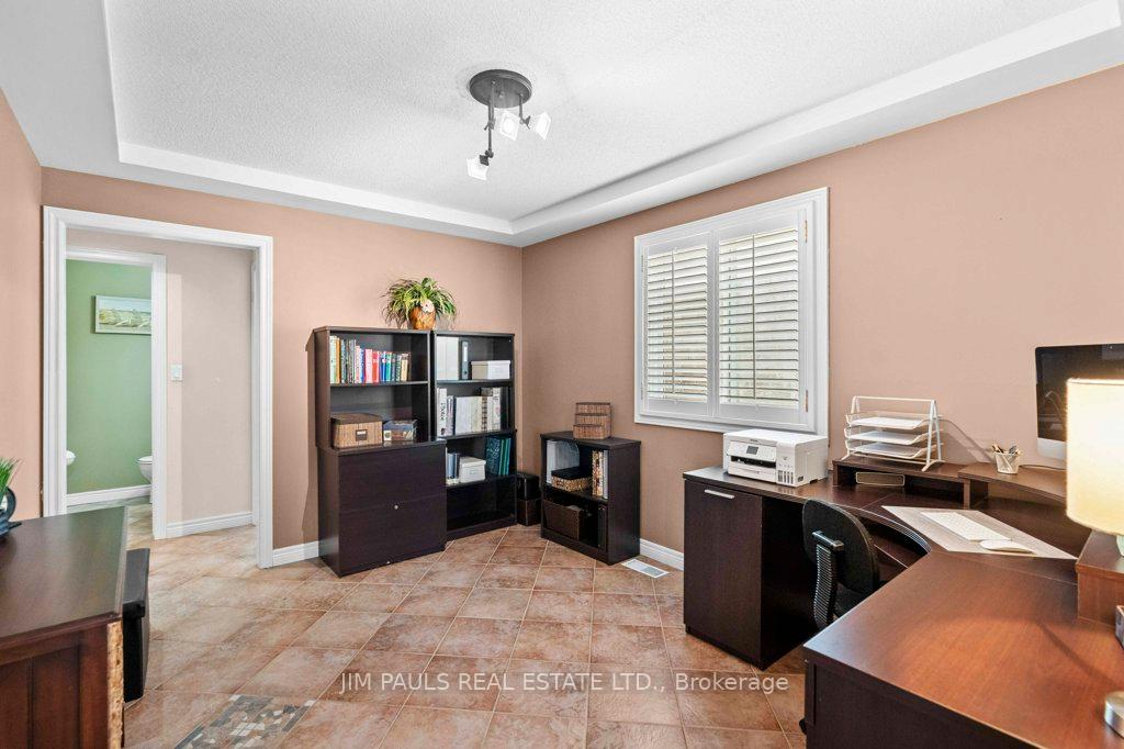 Photo 18 of 66 Foxtrot Drive, Hamilton, Stoney Creek Mountain — HOMEH