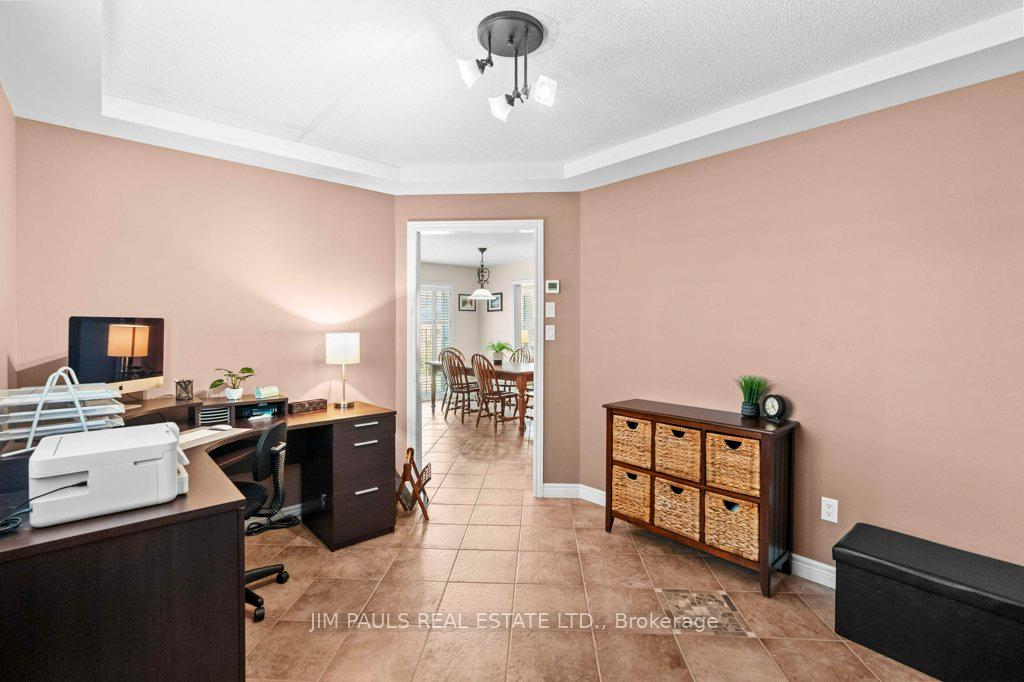 Photo 19 of 66 Foxtrot Drive, Hamilton, Stoney Creek Mountain — HOMEH