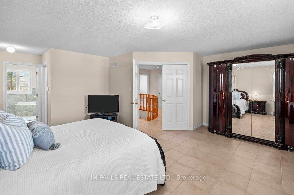 Photo 24 of 66 Foxtrot Drive, Hamilton, Stoney Creek Mountain — HOMEH