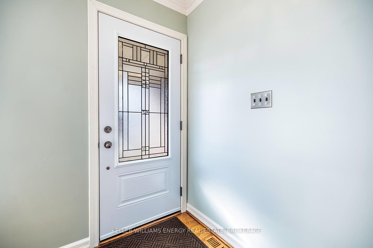 Photo 4 of 16 Fourth Street, Clarington, Bowmanville — HOMEH