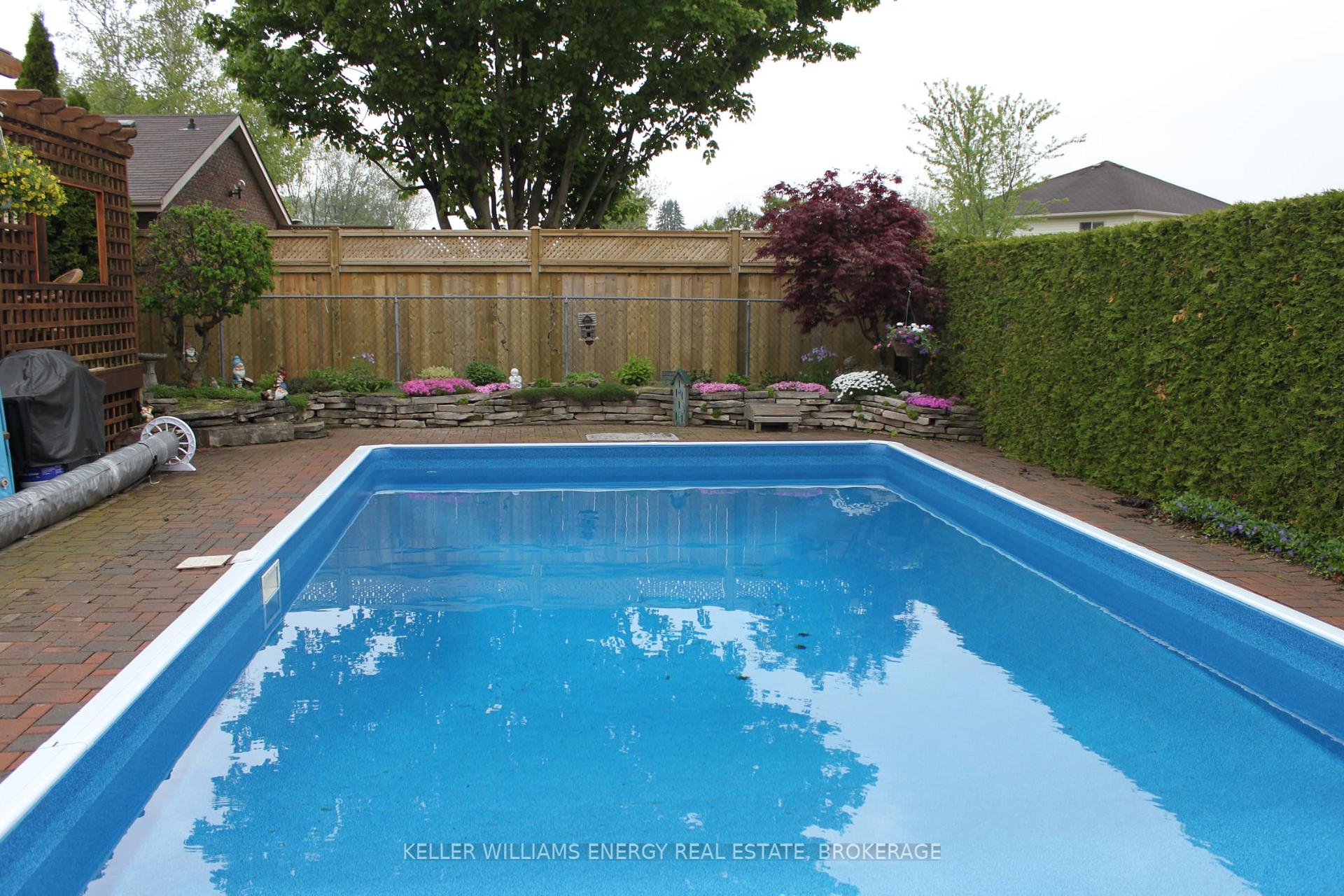 Photo 35 of 16 Fourth Street, Clarington, Bowmanville — HOMEH