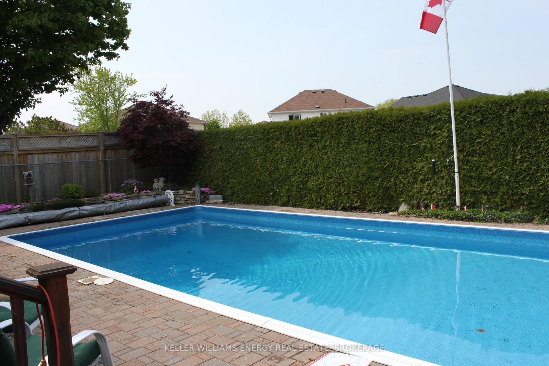 Photo 37 of 16 Fourth Street, Clarington, Bowmanville — HOMEH