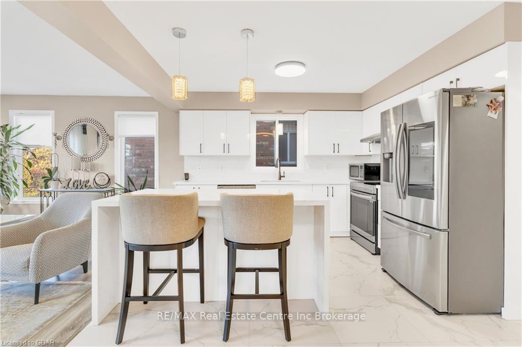 Photo 10 of 7 Drohan Drive, Guelph, Clairfields/Hanlon Business Park — HOMEH