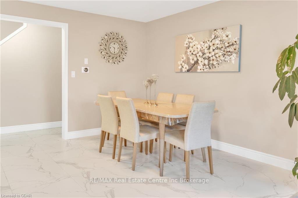 Photo 13 of 7 Drohan Drive, Guelph, Clairfields/Hanlon Business Park — HOMEH