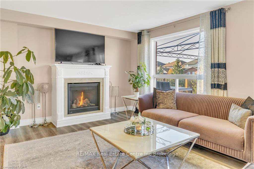 Photo 15 of 7 Drohan Drive, Guelph, Clairfields/Hanlon Business Park — HOMEH