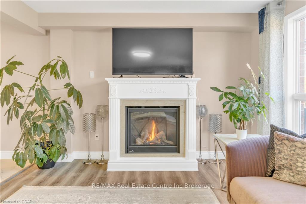 Photo 16 of 7 Drohan Drive, Guelph, Clairfields/Hanlon Business Park — HOMEH