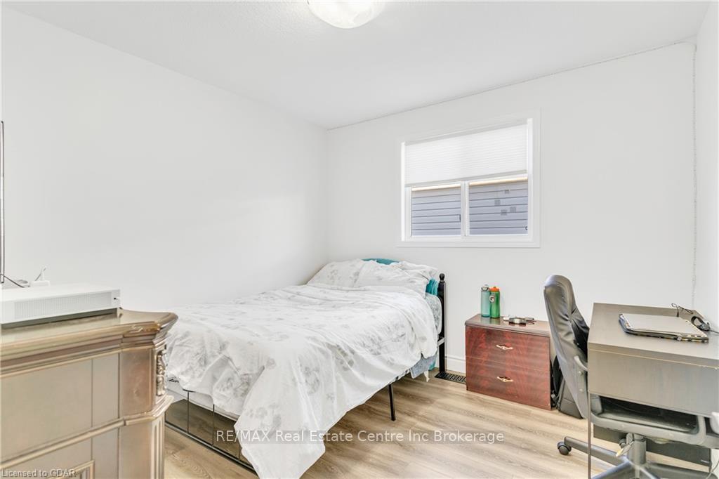 Photo 21 of 7 Drohan Drive, Guelph, Clairfields/Hanlon Business Park — HOMEH