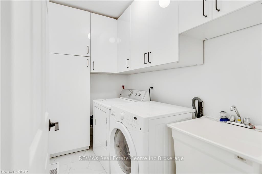 Photo 24 of 7 Drohan Drive, Guelph, Clairfields/Hanlon Business Park — HOMEH