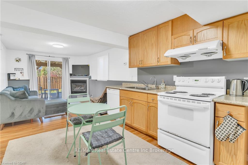 Photo 36 of 7 Drohan Drive, Guelph, Clairfields/Hanlon Business Park — HOMEH