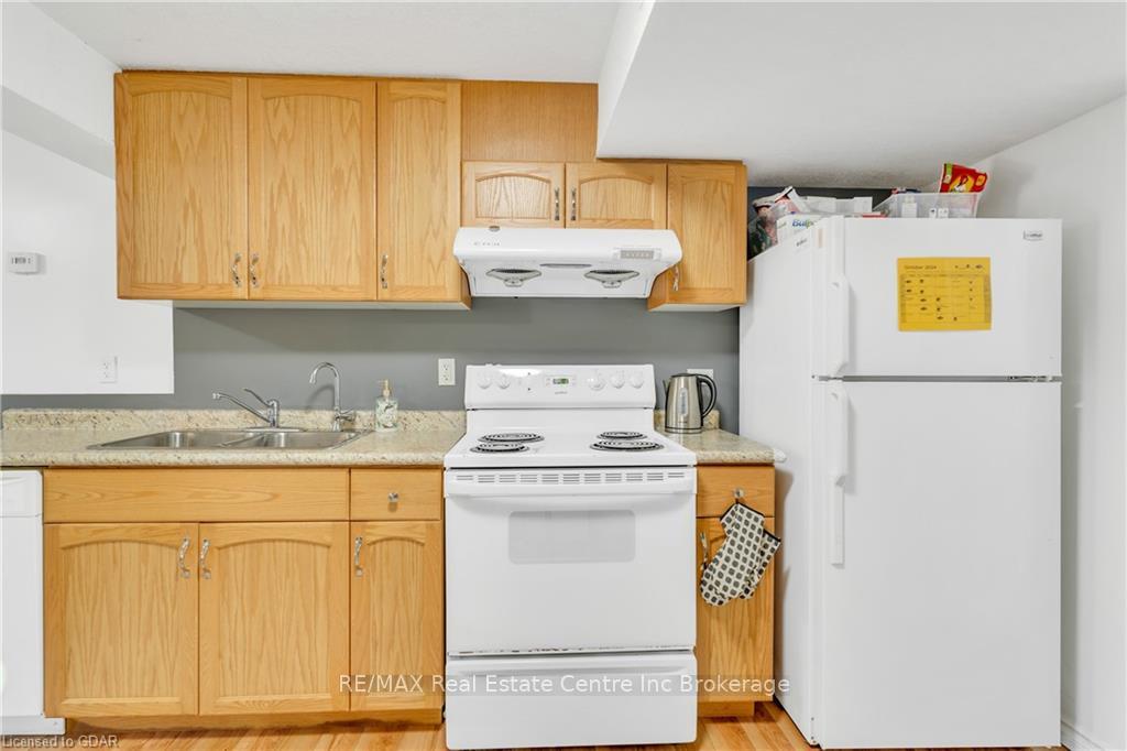 Photo 39 of 7 Drohan Drive, Guelph, Clairfields/Hanlon Business Park — HOMEH