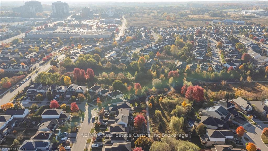 Photo 43 of 7 Drohan Drive, Guelph, Clairfields/Hanlon Business Park — HOMEH