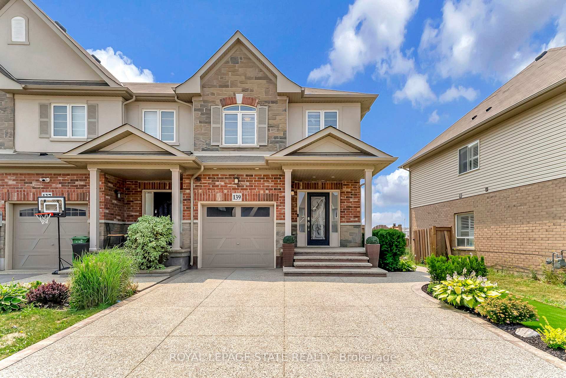 Photo 1 of 139 Lormont Boulevard, Hamilton, Stoney Creek Mountain — HOMEH