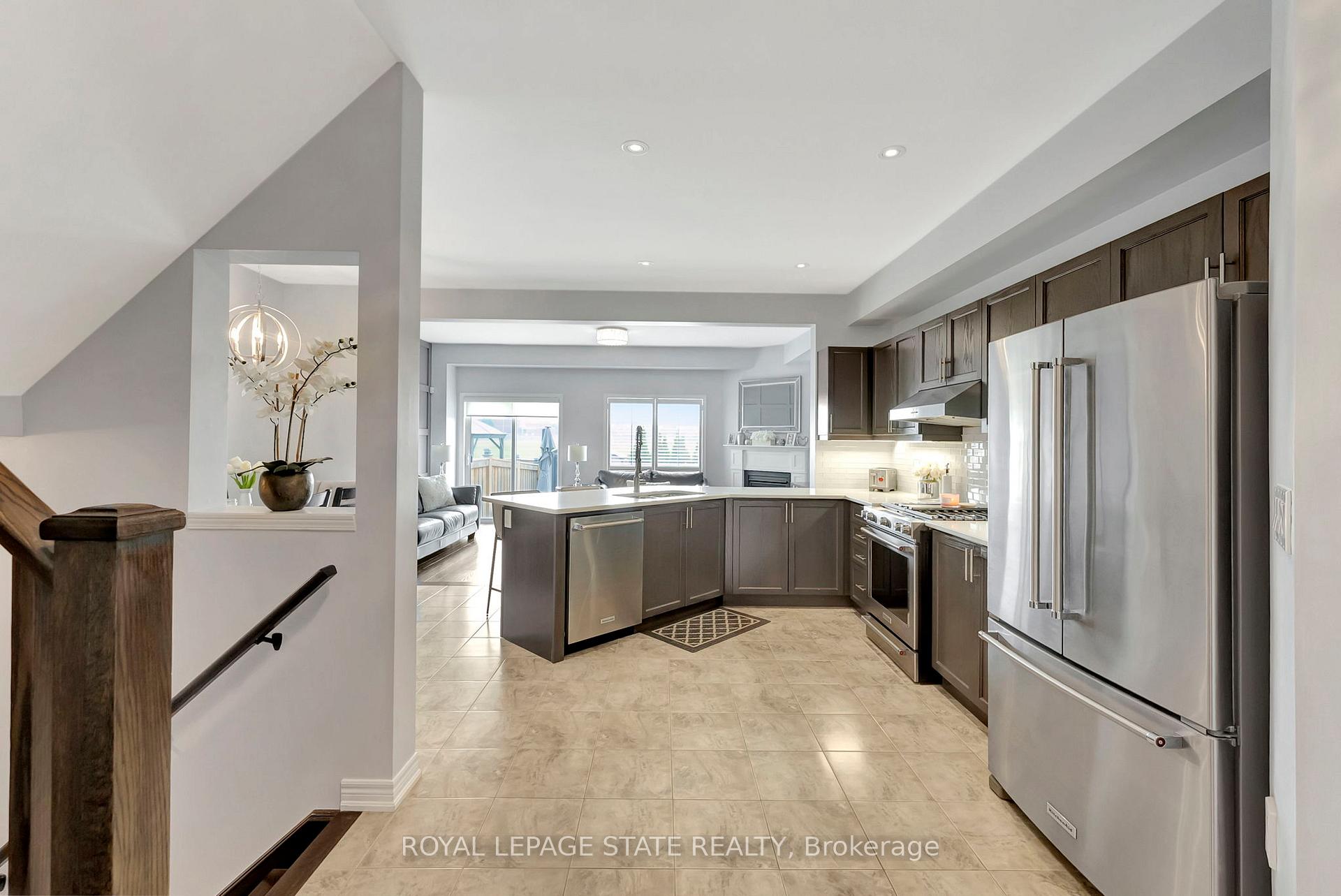 Photo 6 of 139 Lormont Boulevard, Hamilton, Stoney Creek Mountain — HOMEH