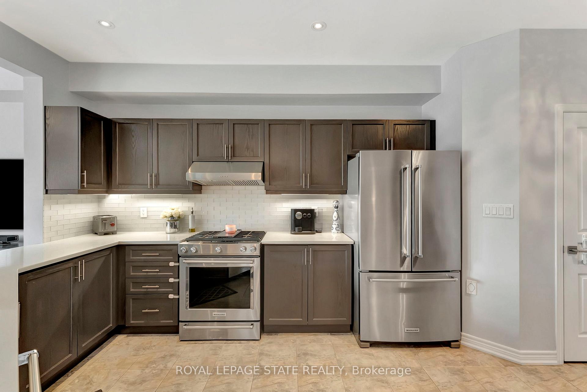 Photo 8 of 139 Lormont Boulevard, Hamilton, Stoney Creek Mountain — HOMEH