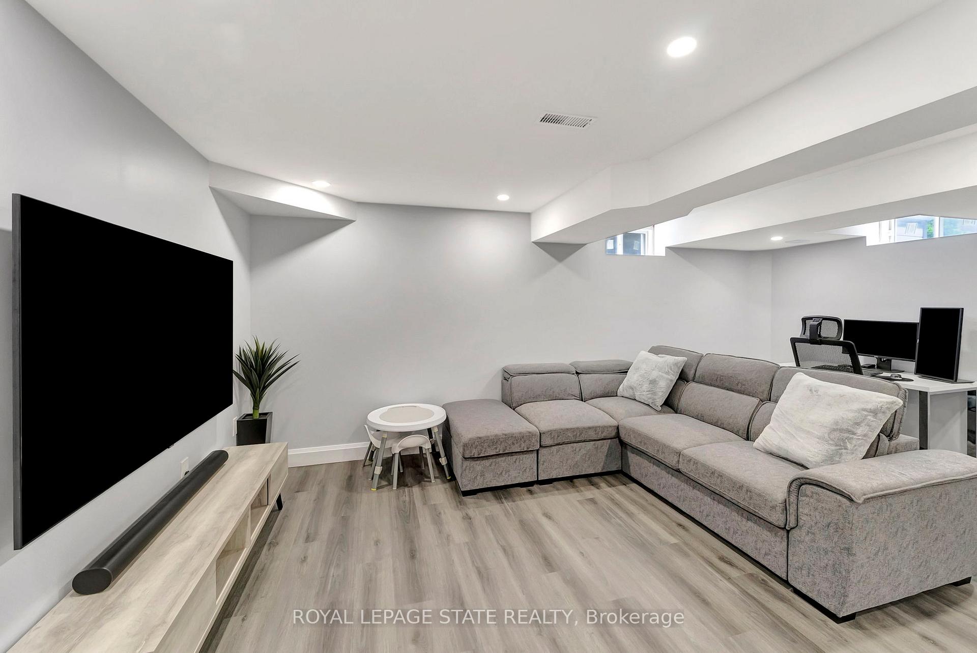 Photo 32 of 139 Lormont Boulevard, Hamilton, Stoney Creek Mountain — HOMEH
