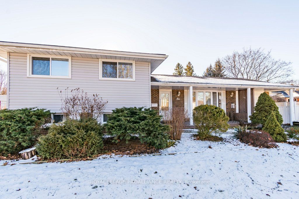 Photo 2 of 1 Stavebank Road, Belleville, Belleville Ward — HOMEH