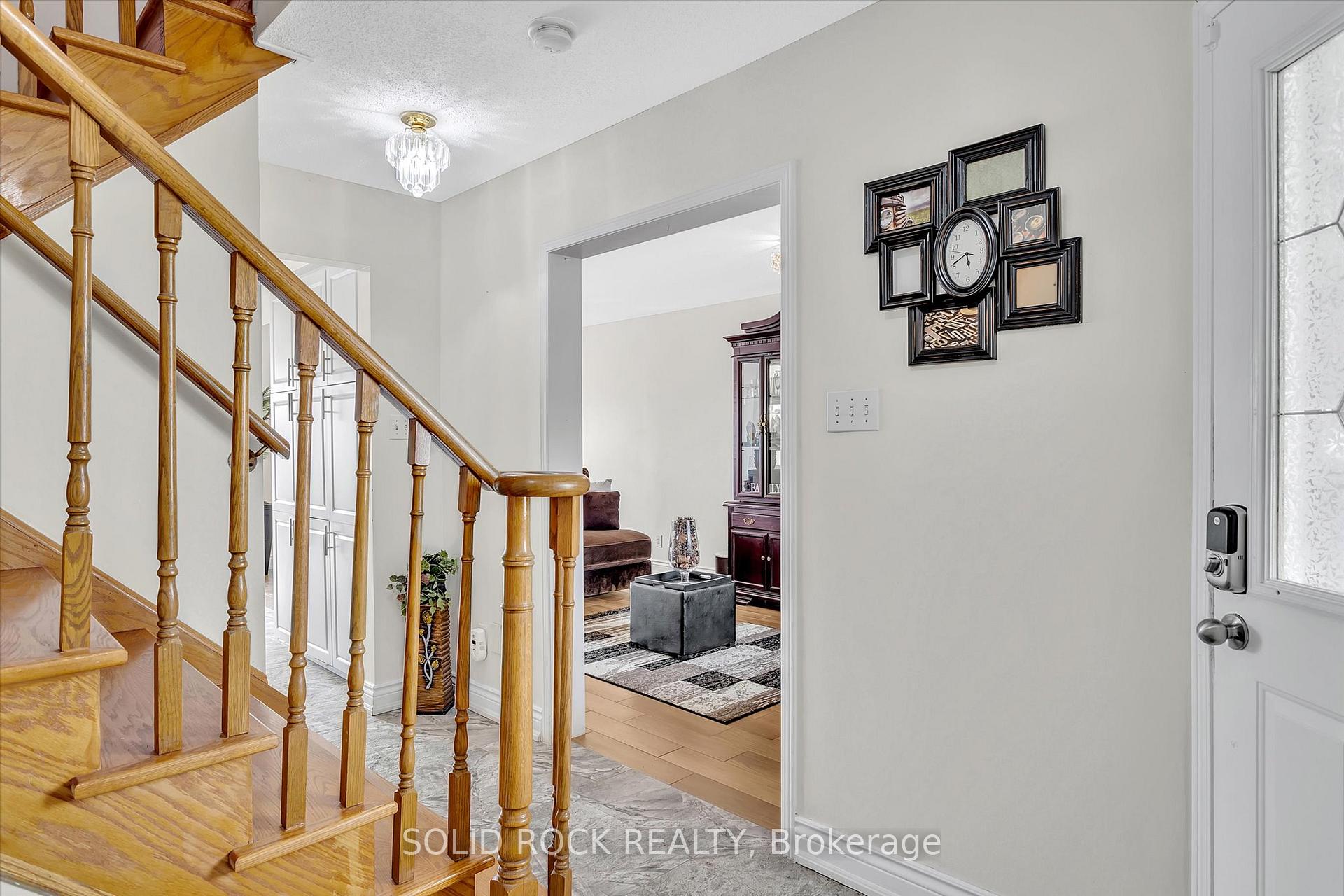 Photo 4 of 74 John Walter Crescent, Clarington, Courtice — HOMEH