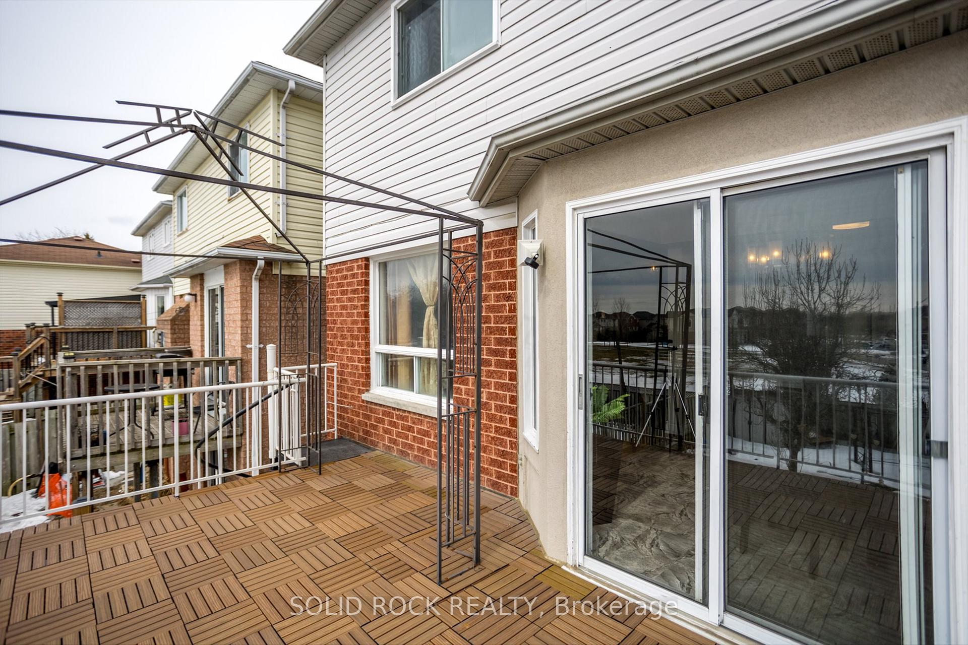 Photo 15 of 74 John Walter Crescent, Clarington, Courtice — HOMEH