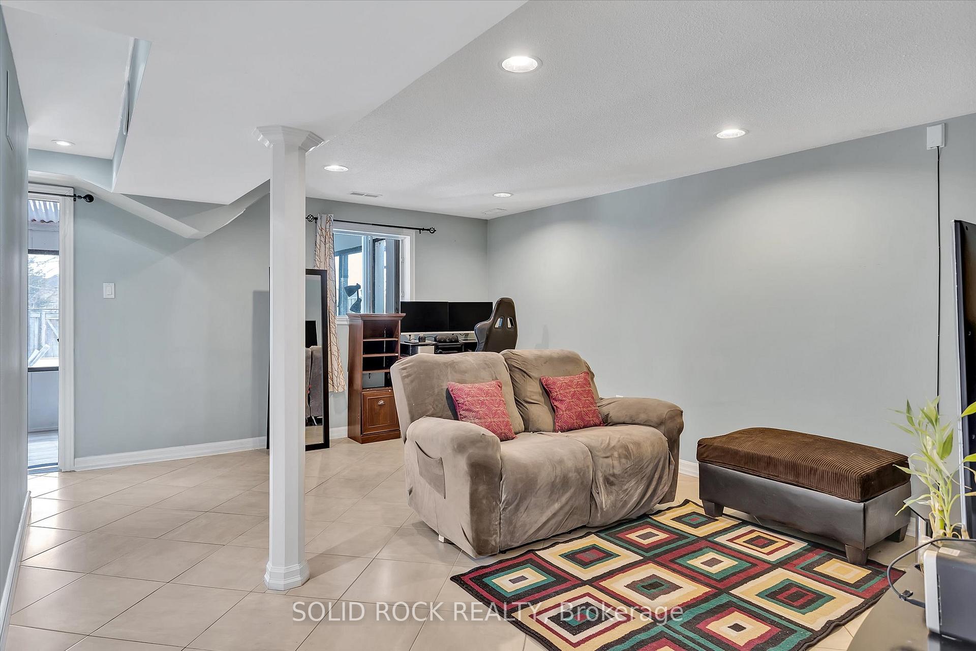 Photo 28 of 74 John Walter Crescent, Clarington, Courtice — HOMEH