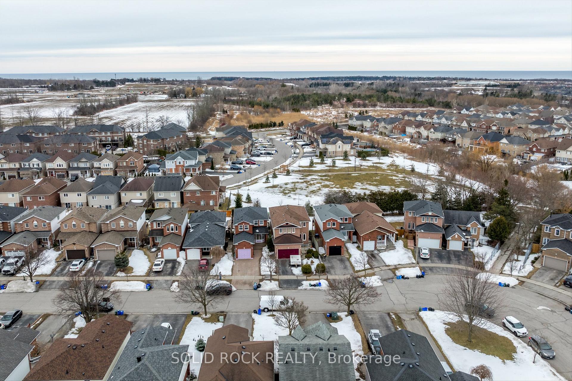 Photo 45 of 74 John Walter Crescent, Clarington, Courtice — HOMEH