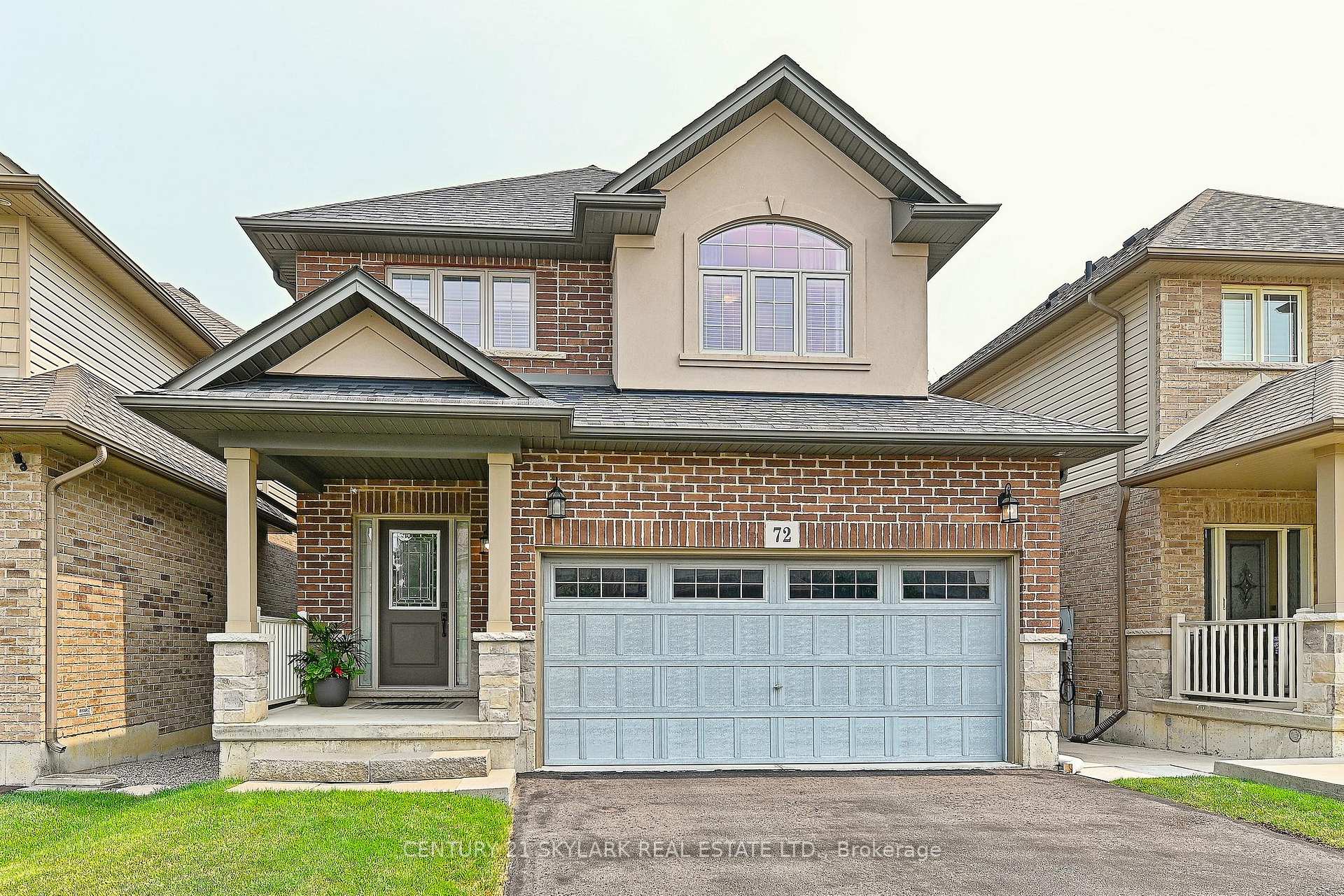 Photo 1 of 72 Winslow Way, Hamilton, Stoney Creek Mountain — HOMEH