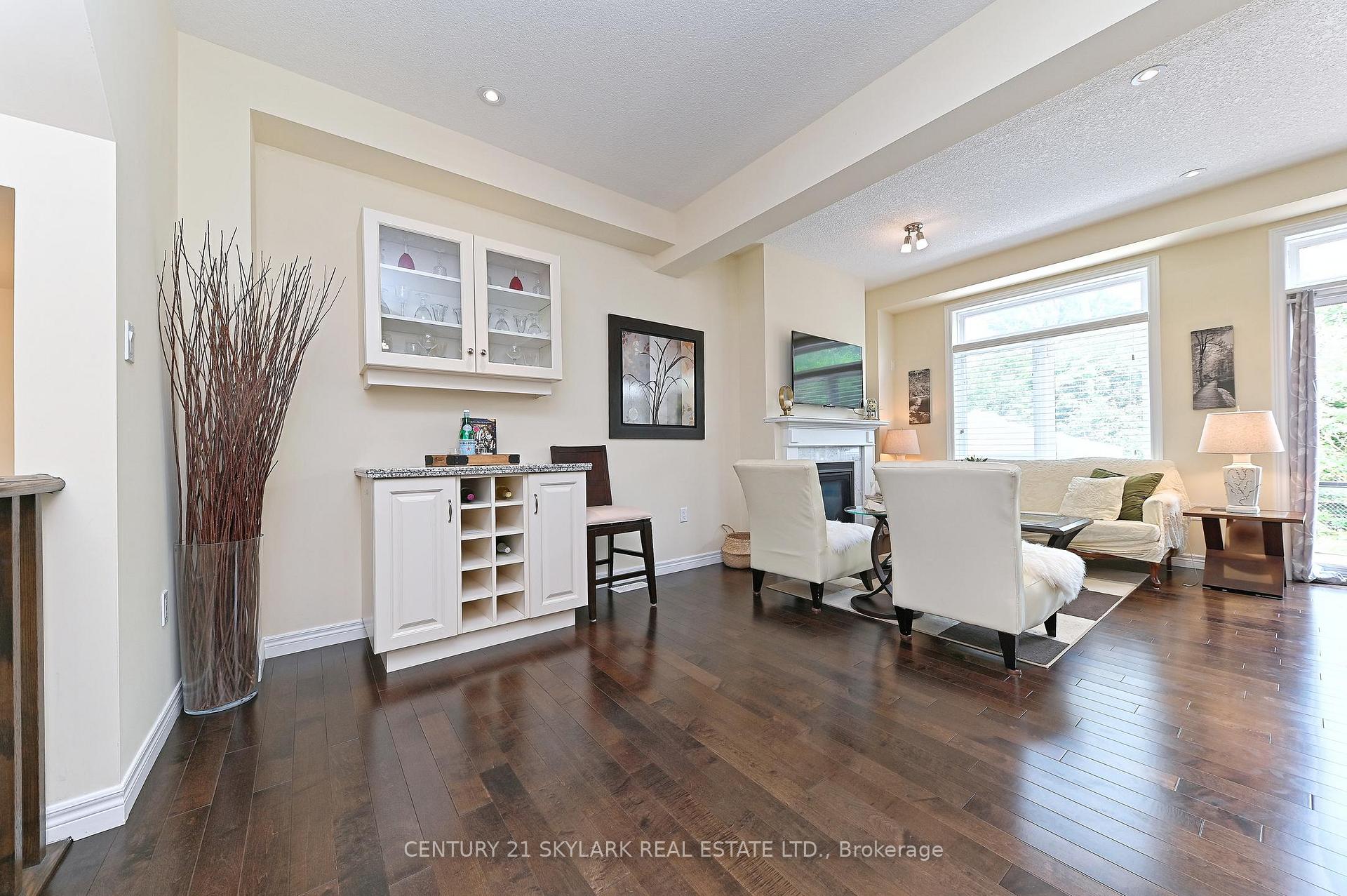 Photo 7 of 72 Winslow Way, Hamilton, Stoney Creek Mountain — HOMEH
