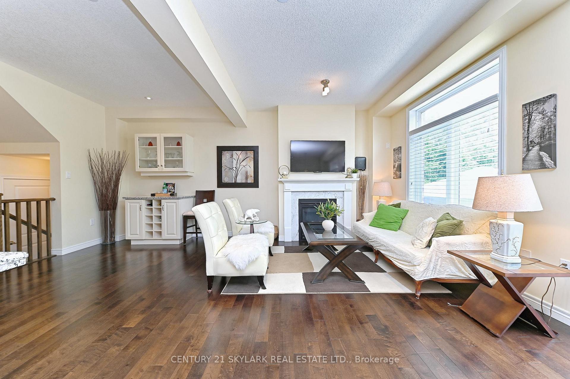 Photo 9 of 72 Winslow Way, Hamilton, Stoney Creek Mountain — HOMEH