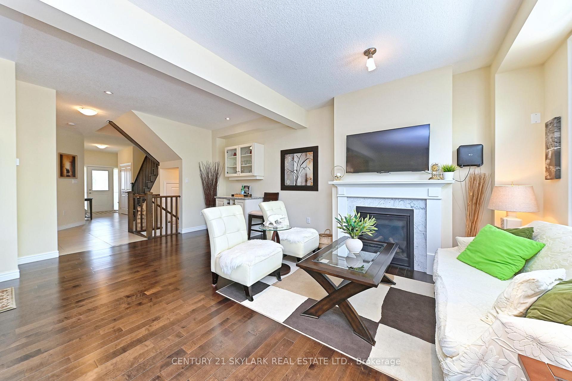 Photo 10 of 72 Winslow Way, Hamilton, Stoney Creek Mountain — HOMEH