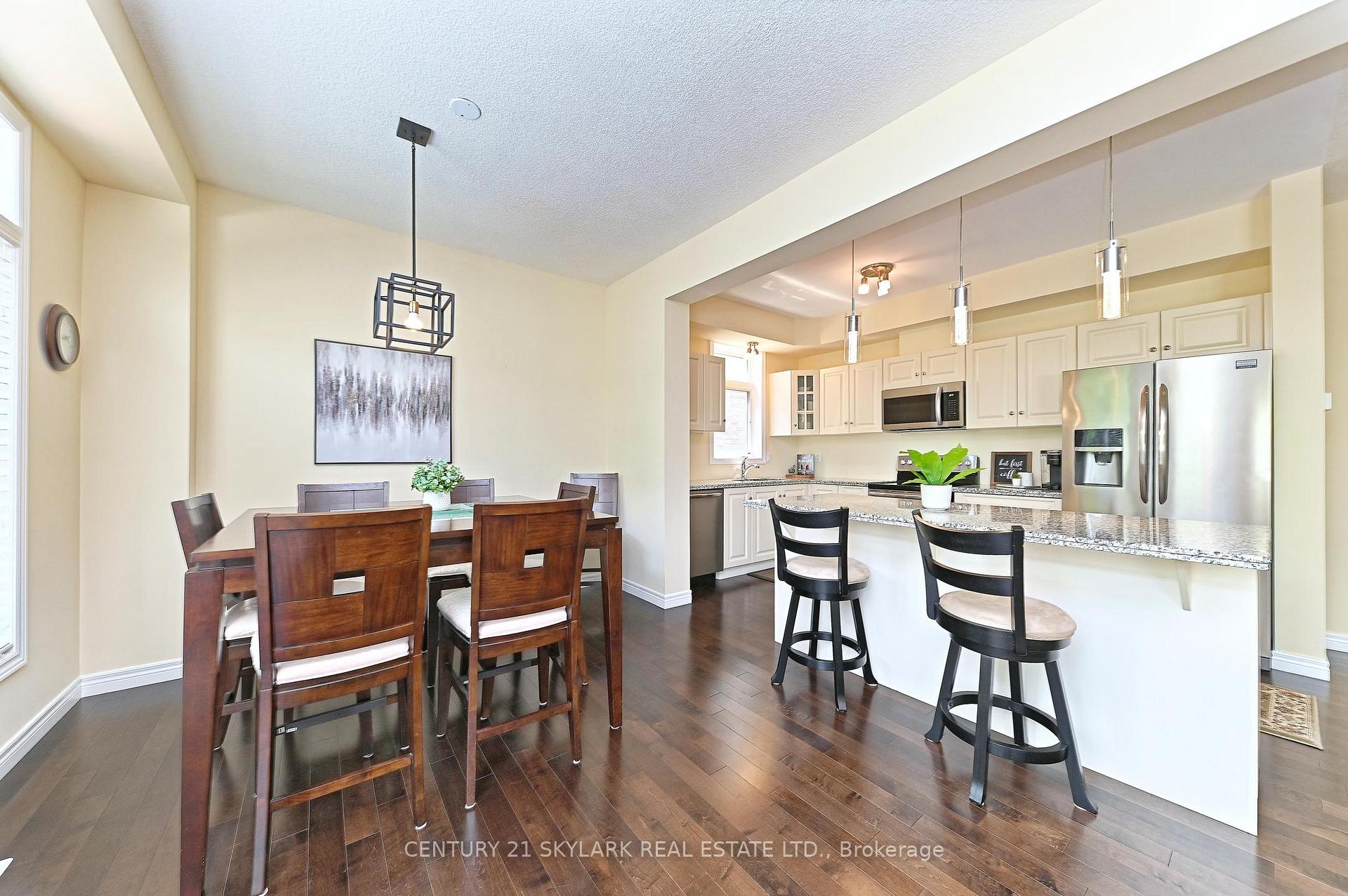 Photo 12 of 72 Winslow Way, Hamilton, Stoney Creek Mountain — HOMEH