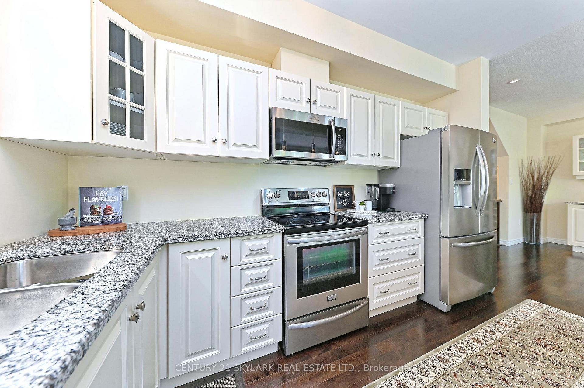 Photo 14 of 72 Winslow Way, Hamilton, Stoney Creek Mountain — HOMEH