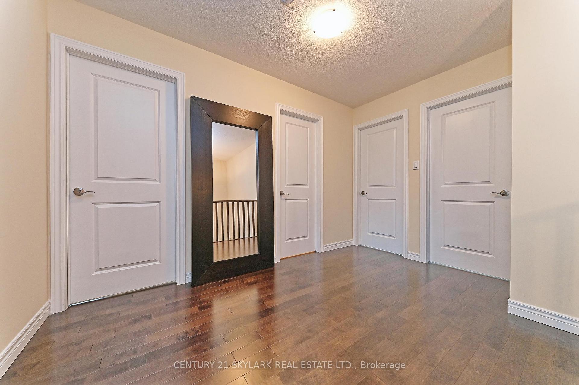 Photo 22 of 72 Winslow Way, Hamilton, Stoney Creek Mountain — HOMEH