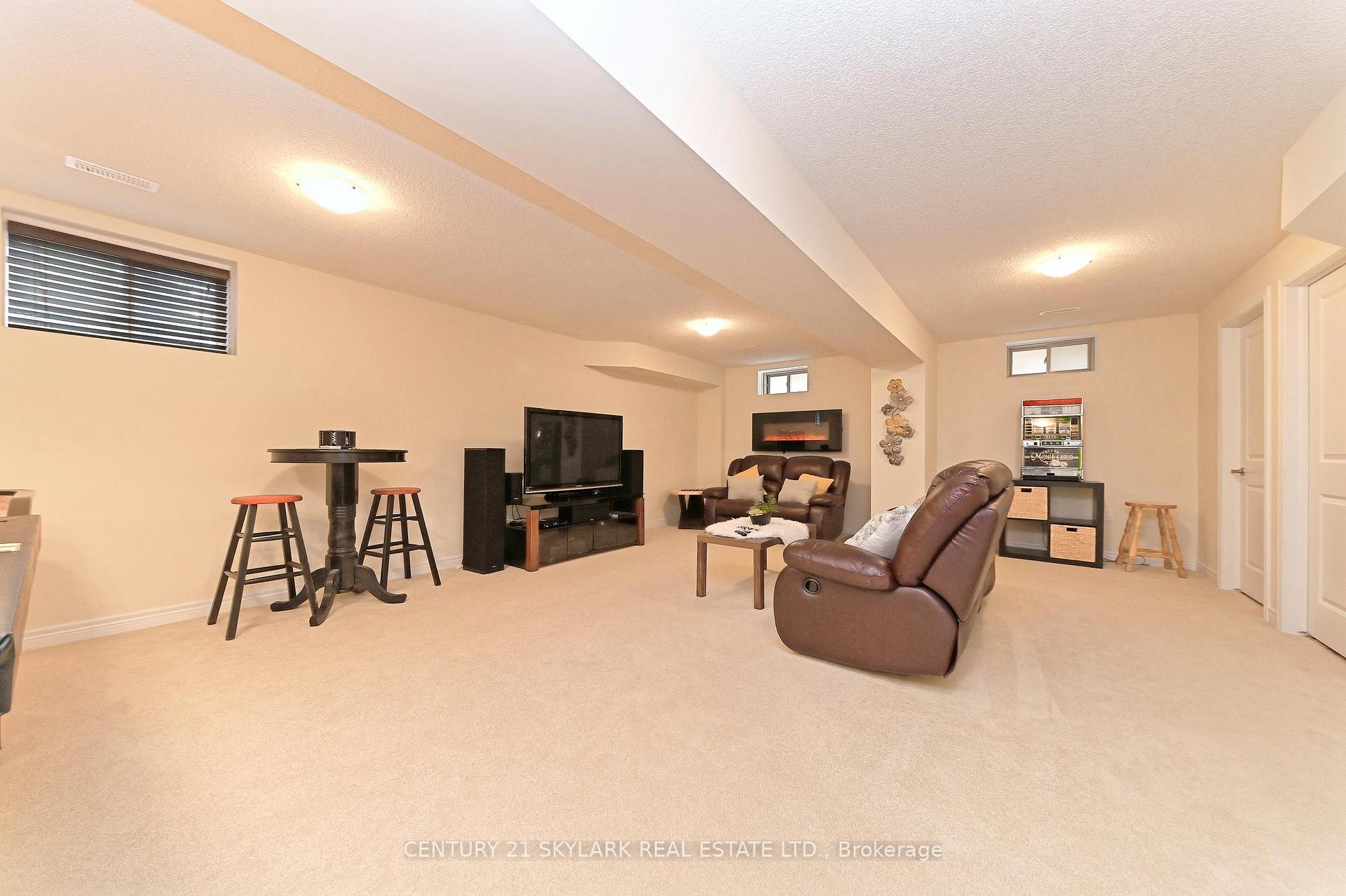 Photo 34 of 72 Winslow Way, Hamilton, Stoney Creek Mountain — HOMEH