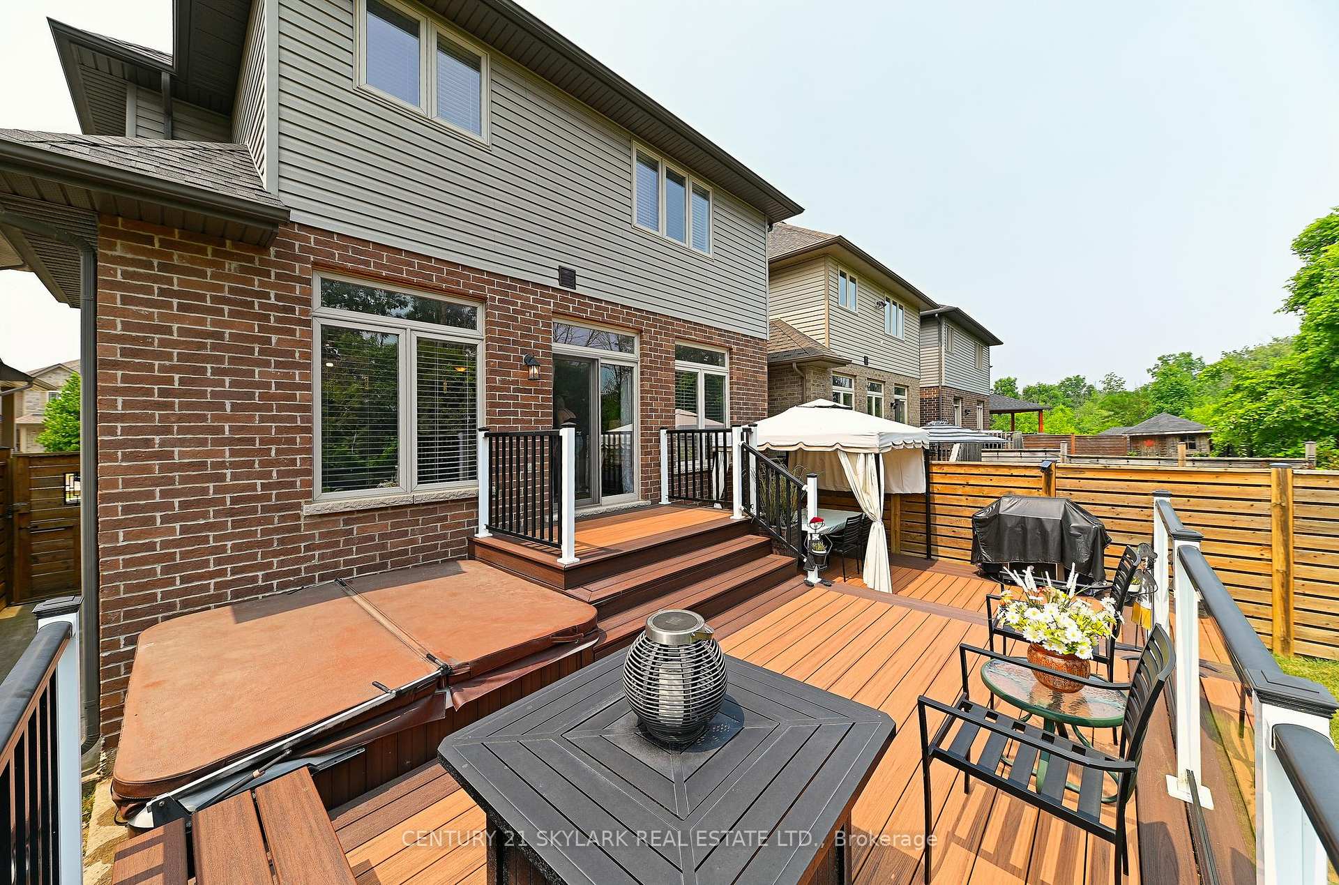 Photo 41 of 72 Winslow Way, Hamilton, Stoney Creek Mountain — HOMEH