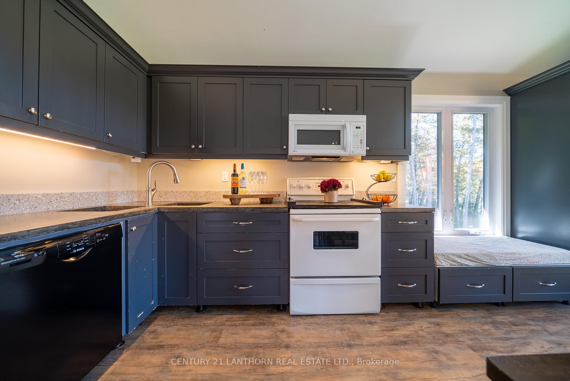 Photo 15 of 1014b Lyons Gate Lane, Frontenac, Frontenac North — HOMEH