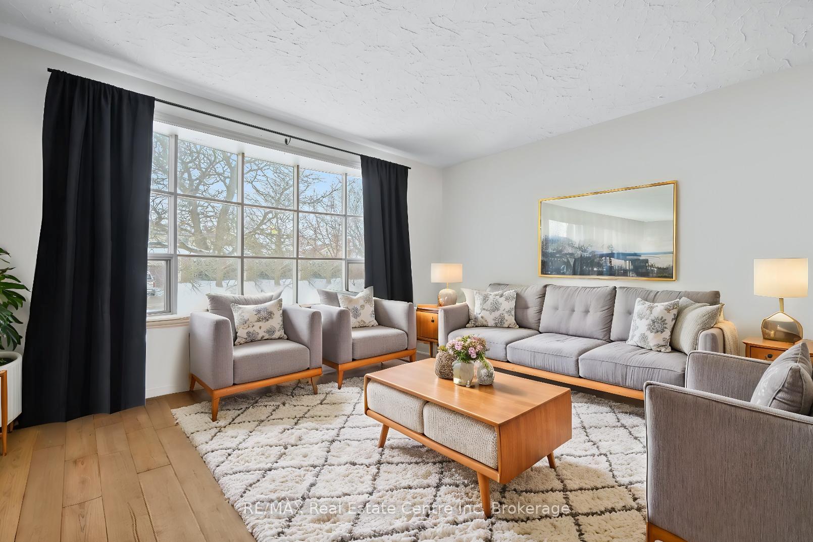 Photo 2 of 71 Keats Crescent, Guelph, Kortright West — HOMEH
