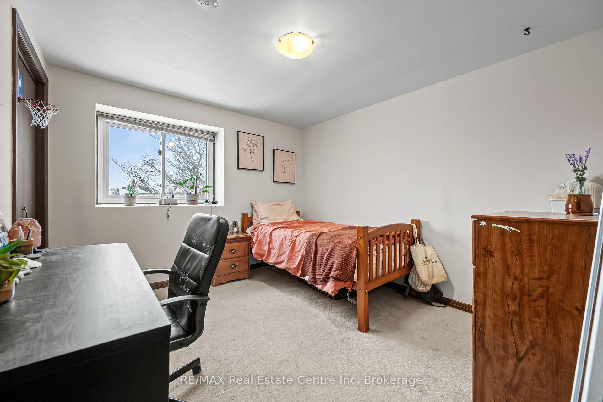 Photo 8 of 71 Keats Crescent, Guelph, Kortright West — HOMEH