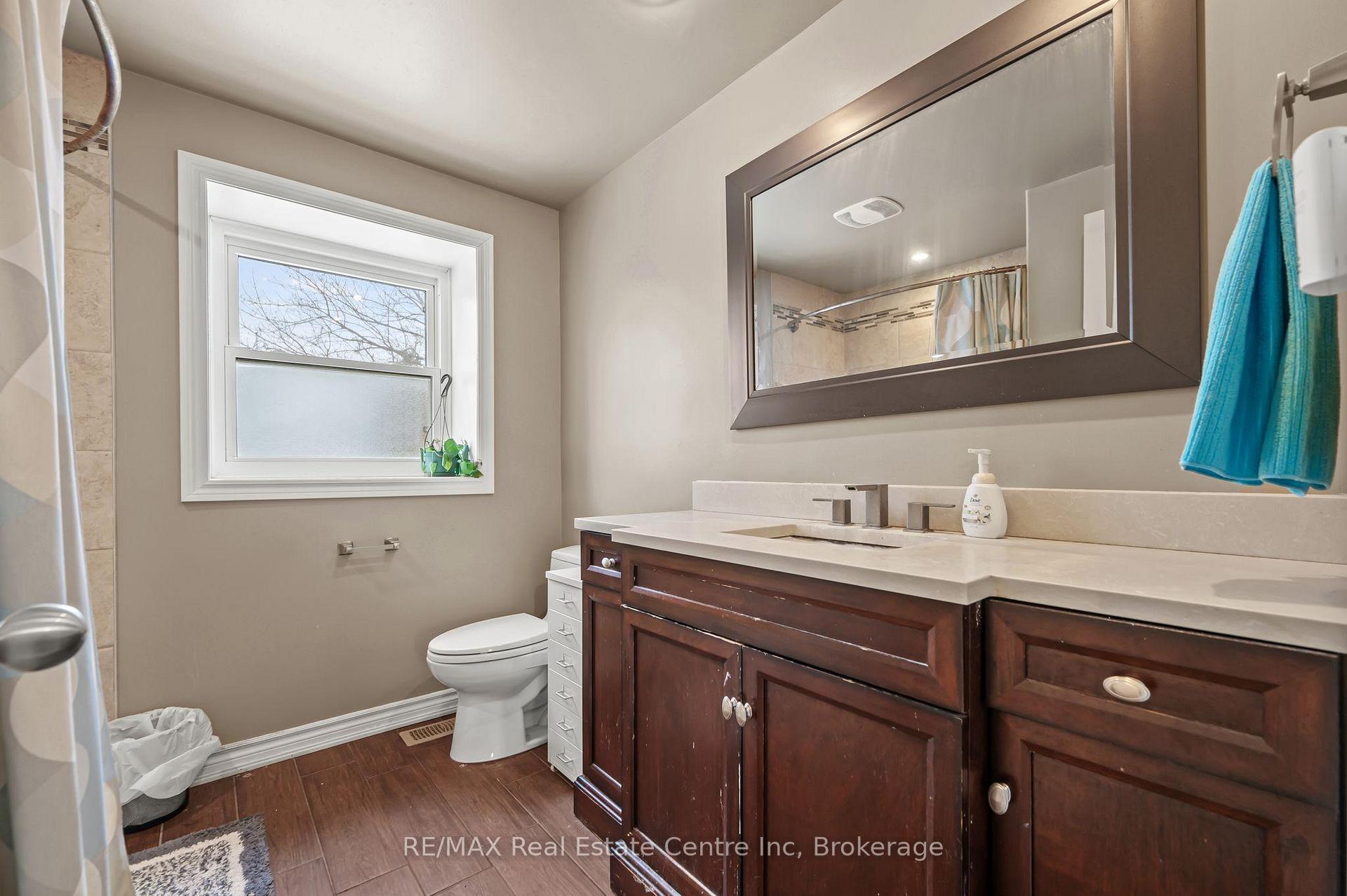 Photo 11 of 71 Keats Crescent, Guelph, Kortright West — HOMEH