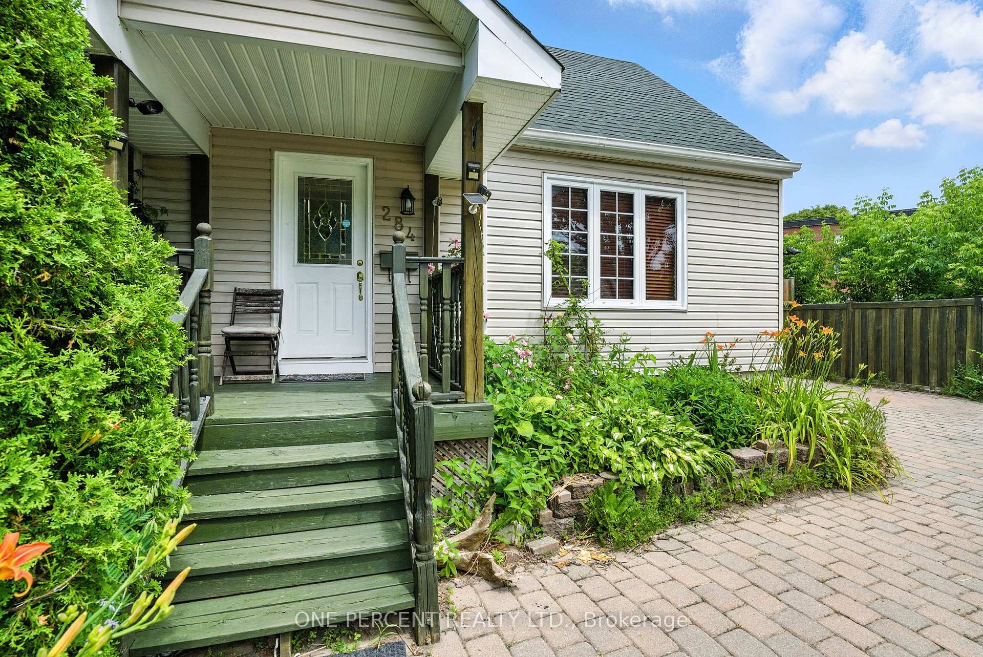 Photo 3 of 284 Anna Avenue, Ottawa, Carlington — HOMEH