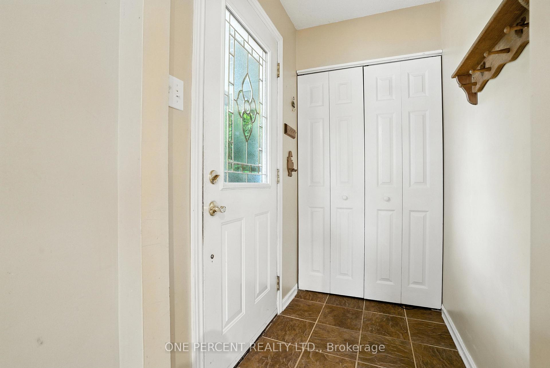 Photo 2 of 284 Anna Avenue, Ottawa, Carlington — HOMEH