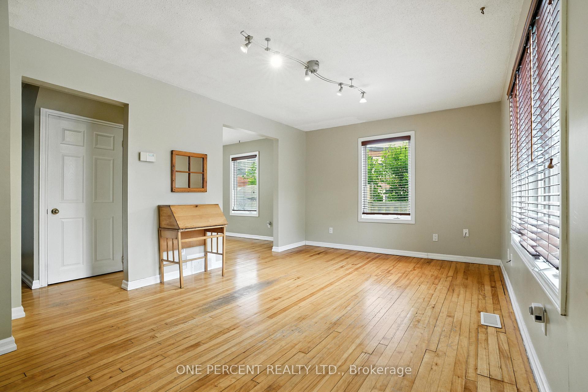 Photo 4 of 284 Anna Avenue, Ottawa, Carlington — HOMEH