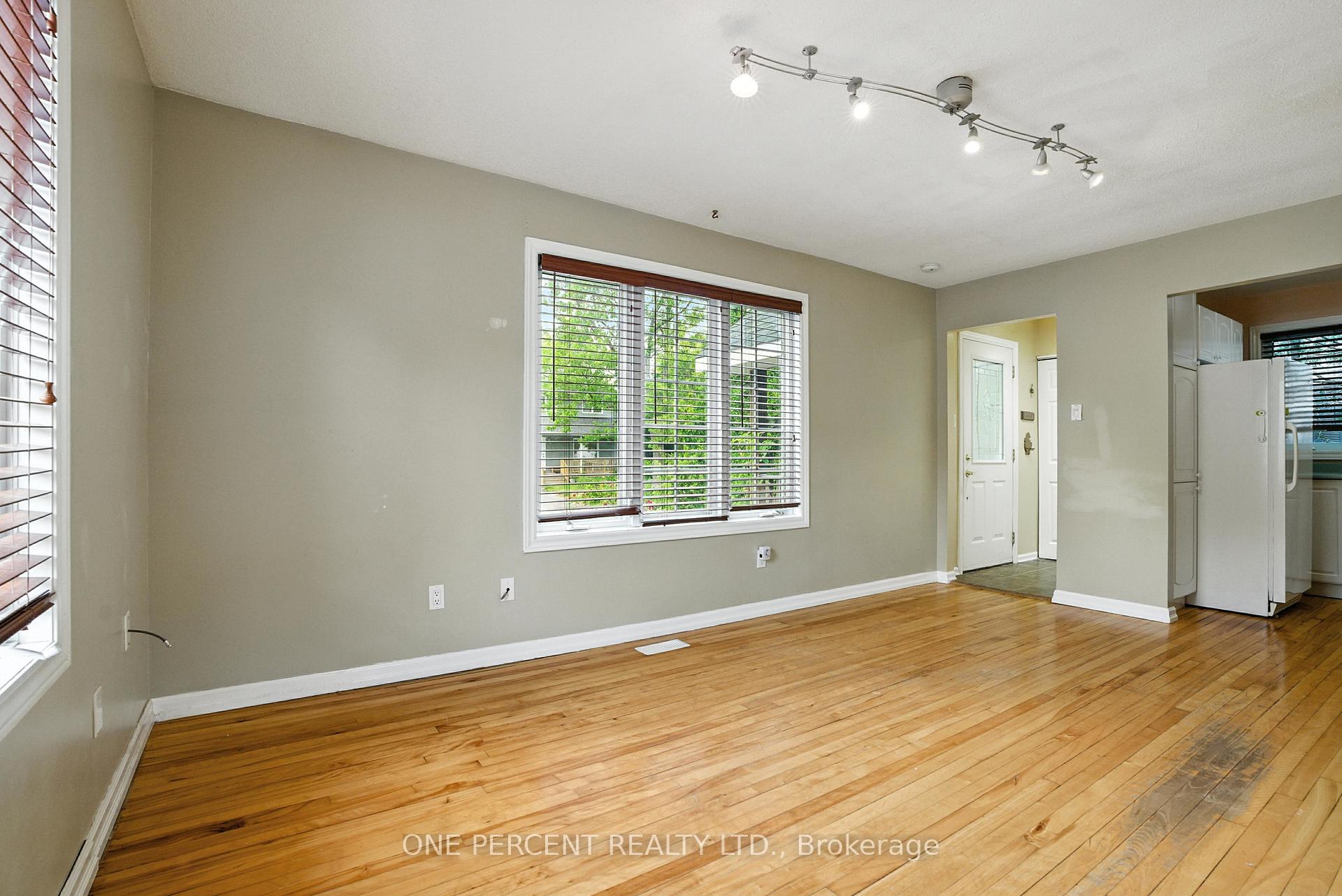 Photo 5 of 284 Anna Avenue, Ottawa, Carlington — HOMEH