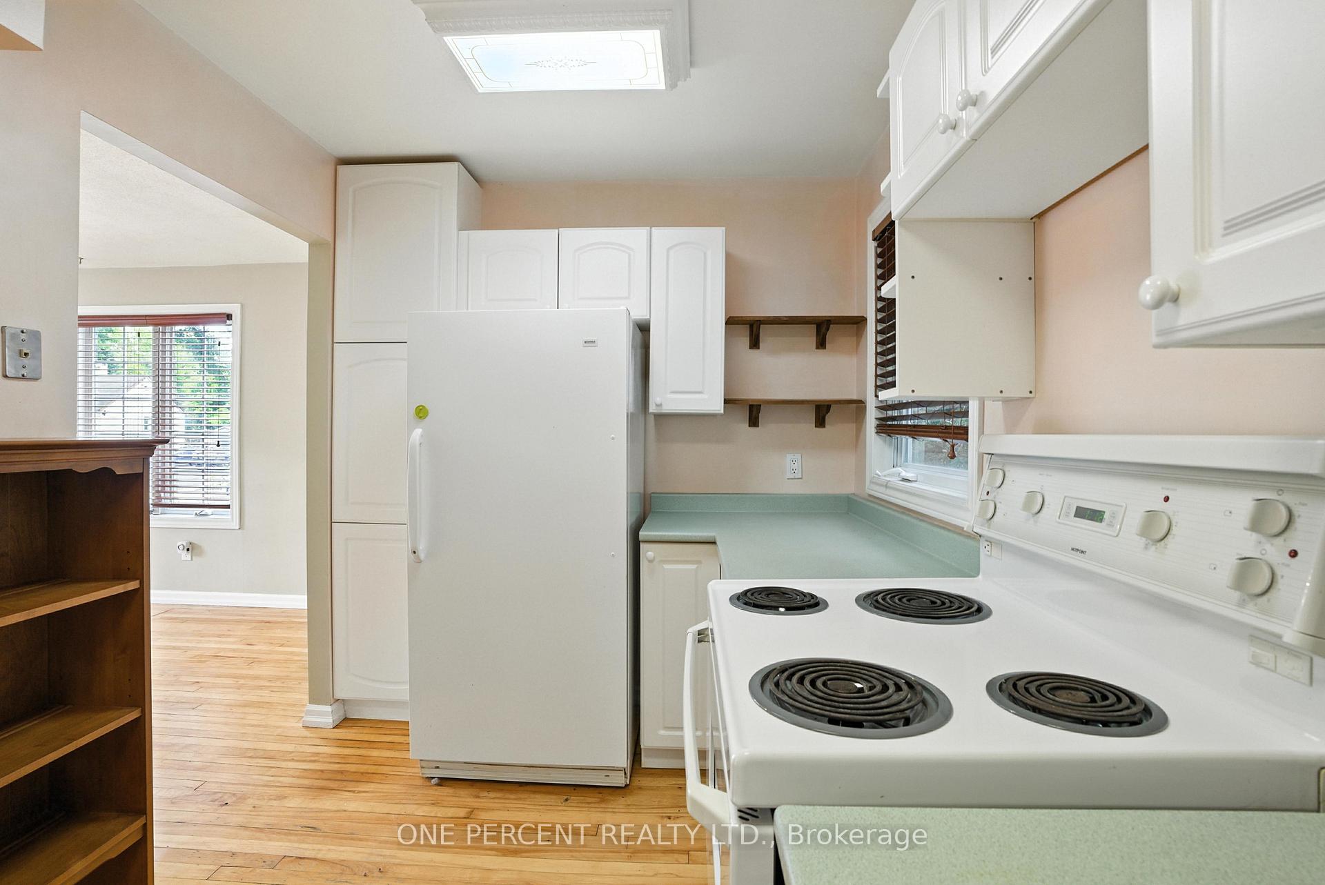 Photo 12 of 284 Anna Avenue, Ottawa, Carlington — HOMEH